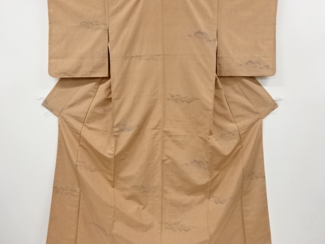 流水に草花模様織り出し　手織り紬着物